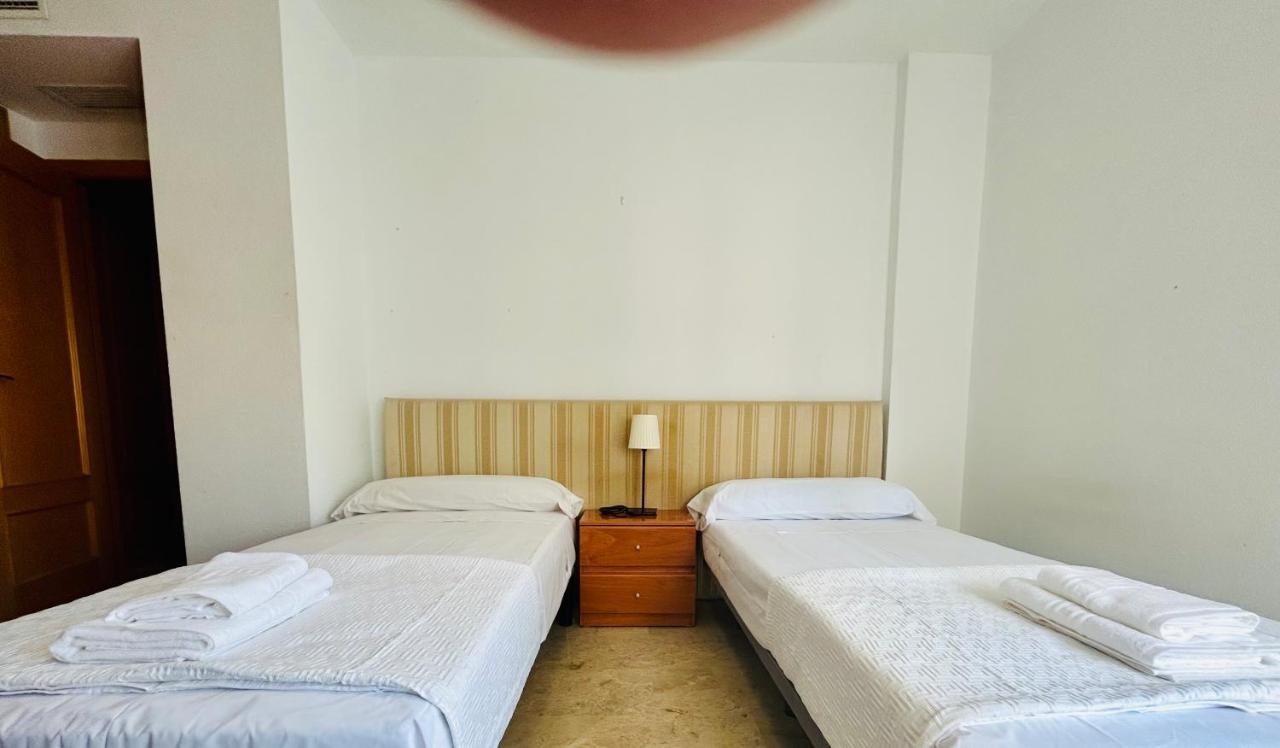 Guest House Teatinos Málaga Kültér fotó